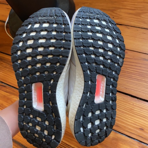 Adidas Ultraboost 20 - Picture 5 of 5